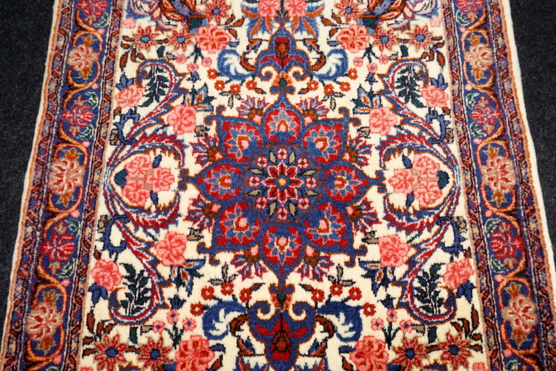 https://www.resai.de/ carpethaus/2679-carpet/orient carpet-perser carpet-beige-7.JPG