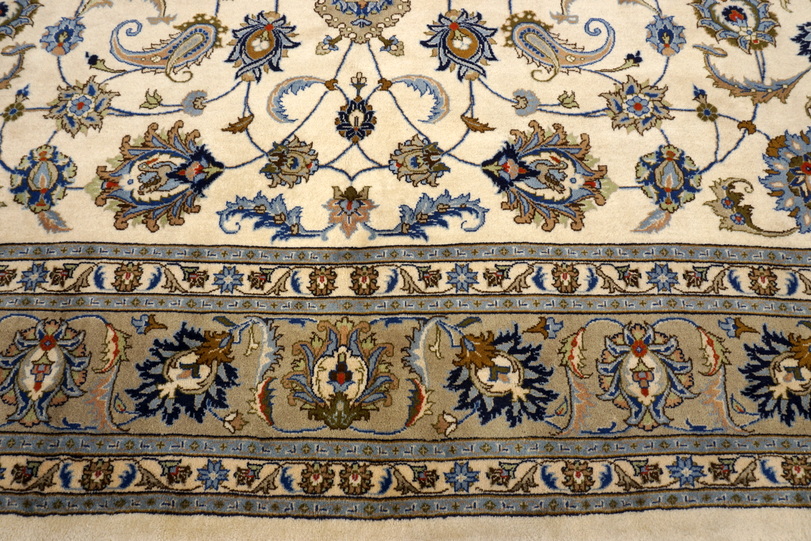 https://www.resai.de/ carpethaus/3110- carpet/orient carpet-beige-handgeknuepft-8.JPG