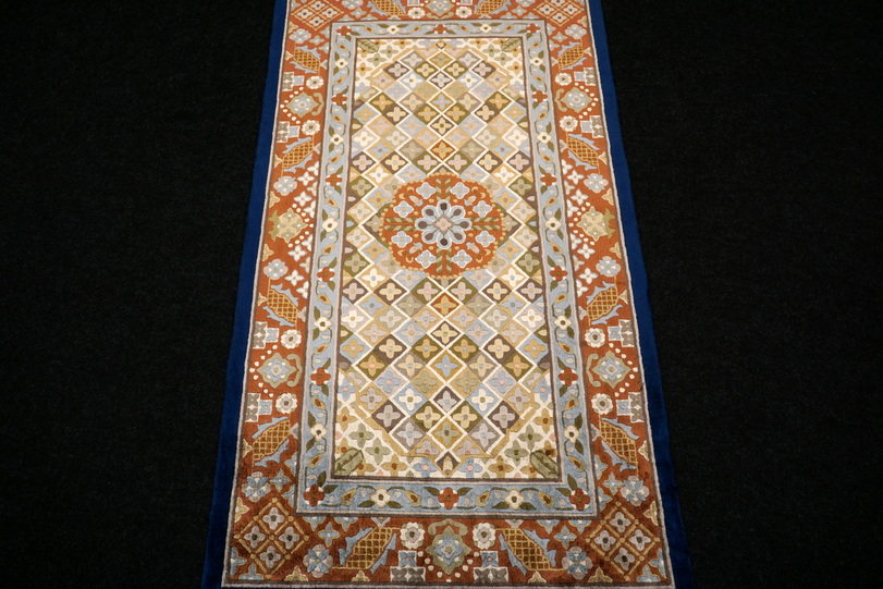 https://www.resai.de/ carpethaus/3380- carpet/seiden Carpet-china-seide-4.JPG