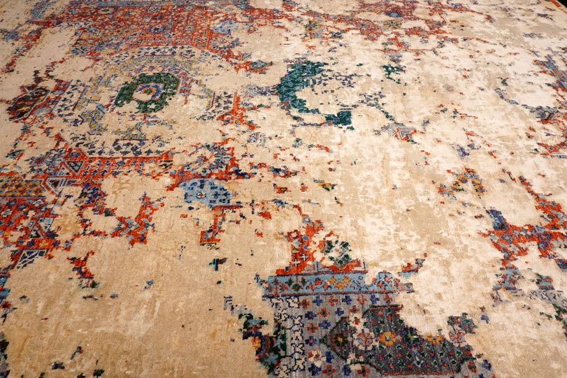 https://www.resai.de/ carpethaus/3406- carpet/designer-orient carpet-vintage-used-look-13.JPG