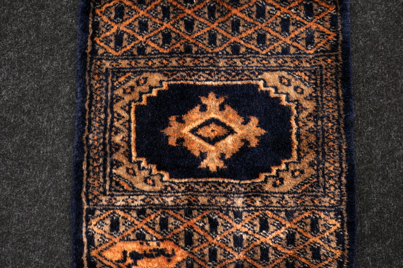 https://www.resai.de/ carpethaus/3468-carpet/orient carpet-buchara-schwarz-handgeknuepft-3.JPG