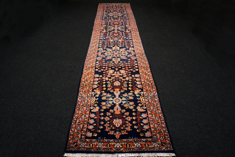 https://www.resai.de/ carpethaus/3515- carpet/perser carpet-sarough-mohajeran-antik-laeufer-1.JPG