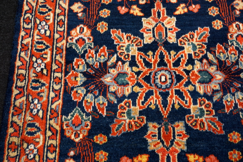 https://www.resai.de/ carpethaus/3515- carpet/perser carpet-sarough-mohajeran-antik-laeufer-14.JPG