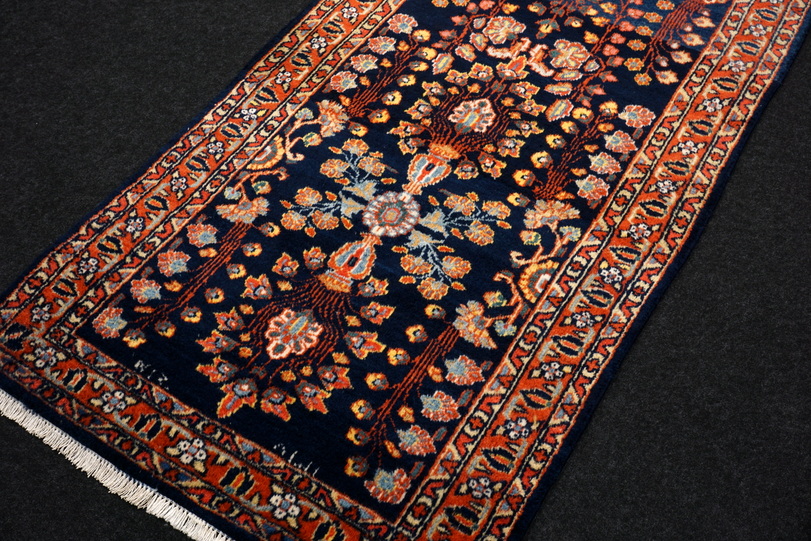 https://www.resai.de/ carpethaus/3515- carpet/perser carpet-sarough-mohajeran-antik-laeufer-9.JPG