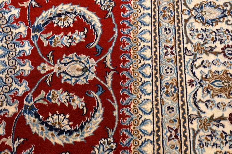 https://www.resai.de/carpethaus/3530-carpet/orient carpet-nain-mit-seide-rot-beige-18.JPG