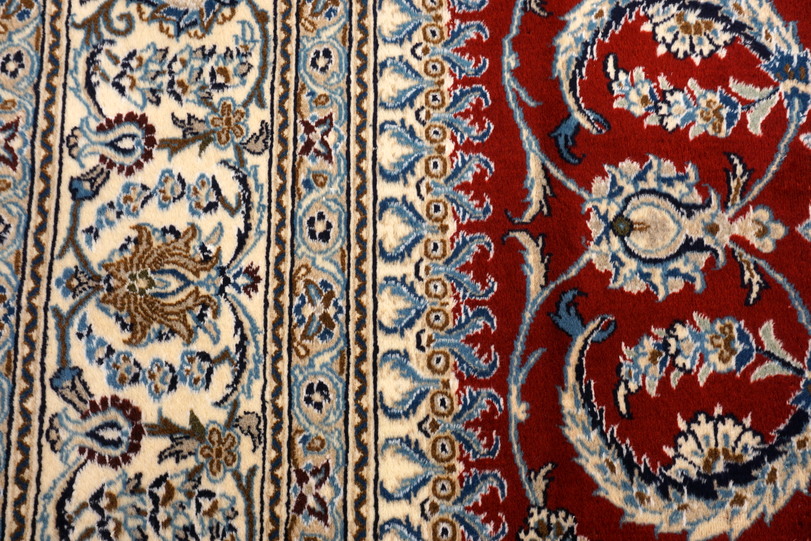 https://www.resai.de/carpethaus/3530-carpet/orient carpet-nain-mit-seide-rot-beige-19.JPG