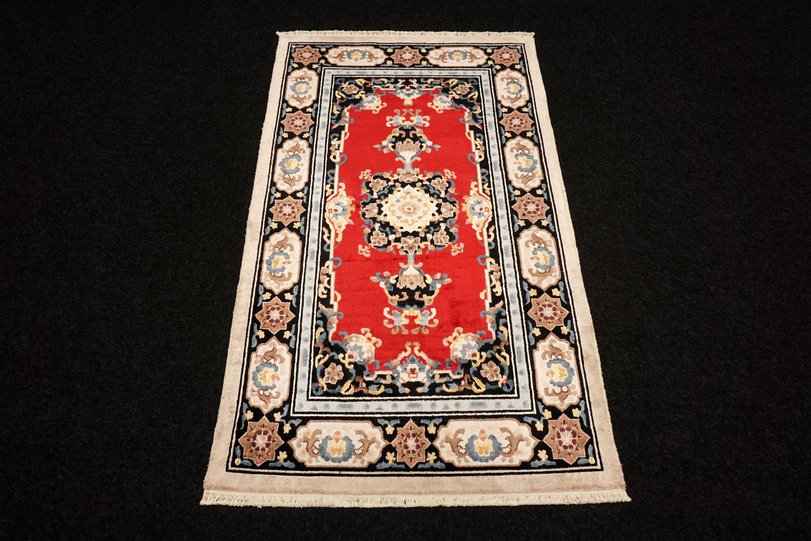 https://www.resai.de/ carpethaus/ carpet-1460/orient carpet-china-seide-rot-1.JPG
