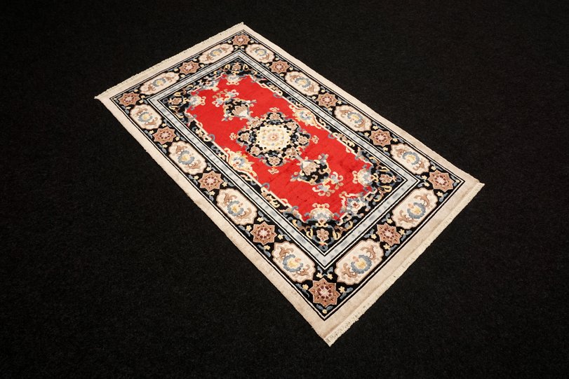 https://www.resai.de/ carpethaus/carpet-1460/orient carpet-china-seide-rot-13.JPG