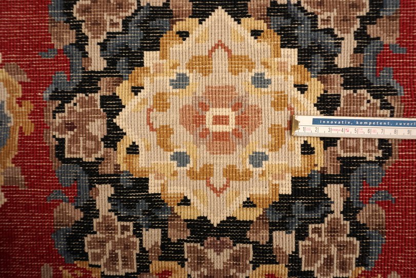 https://www.resai.de/ carpethaus/ carpet-1460/orient carpet-china-seide-rot-14.JPG